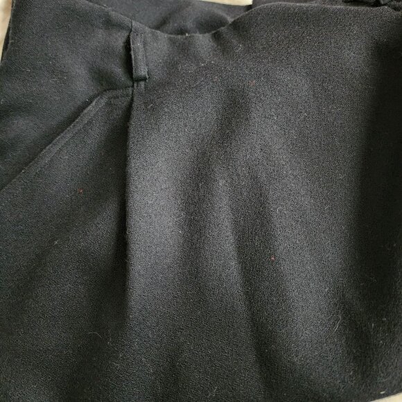 I.MAGNIN Black Wool Skirt | Slit Pockets | Belt Loops | Zip Closure | Size 10 - Picture 5 of 6